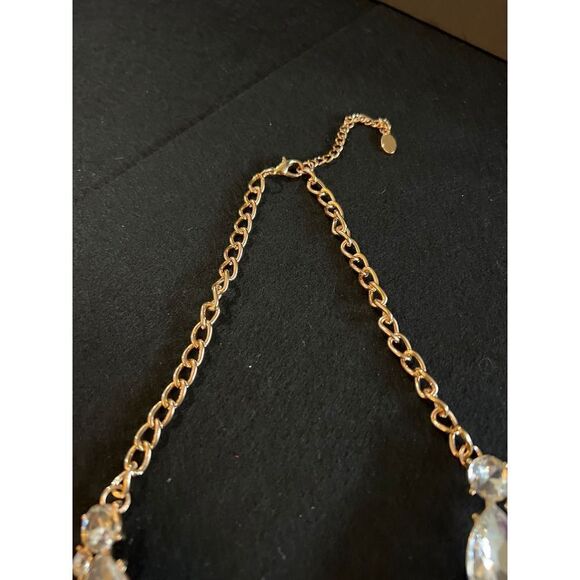 Beautiful High Quality Rhinestone Necklace - Picture 3 of 5